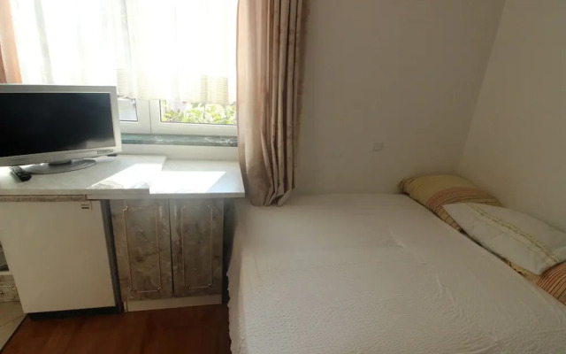 Simplistic Apartment in Starigrad near Sea