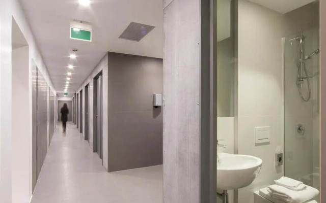BenBo Capsule Hotel