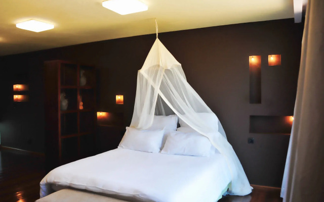 Catembe Gallery Hotel