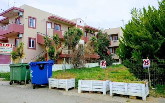 Luellen Apartments