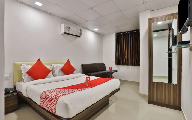 OYO 12229 Hotel Sarvagya