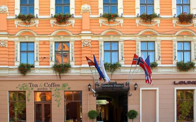 Garden Palace Hotel вид на фасад