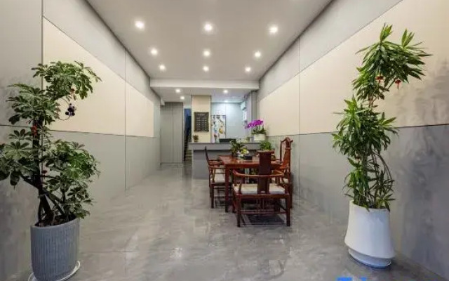 Ningbo Boman Hotel (Beilun Honglian Subway Station)