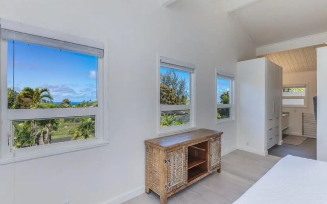 Hale Mauna Nui 4 Bedroom Home by RedAwning