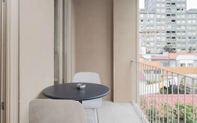 Liiiving in Porto - Trindade Deluxe Studio 3T