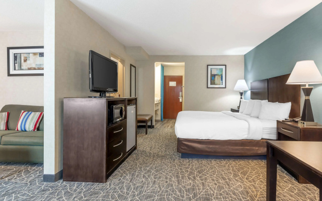 Best Western Plus Berkshire Hills Inn & Suites