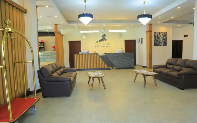 Black Horse Hotel Apartment