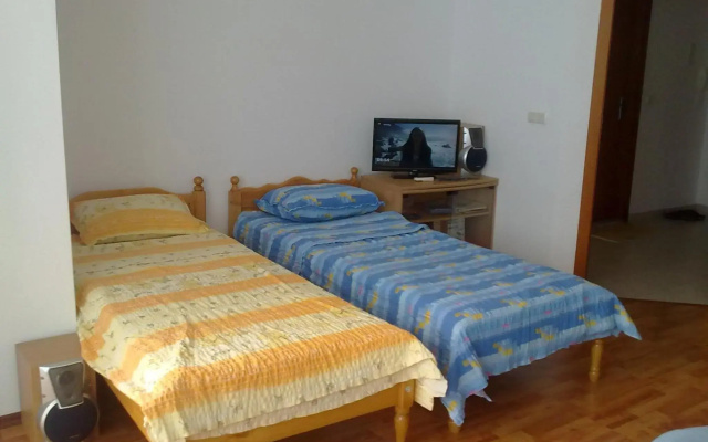 Elias Apartment