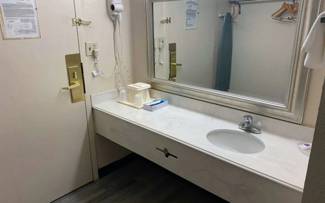 Motel 6 Rochester, NY - Airport
