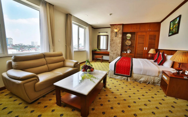 Sunny Hotel 1