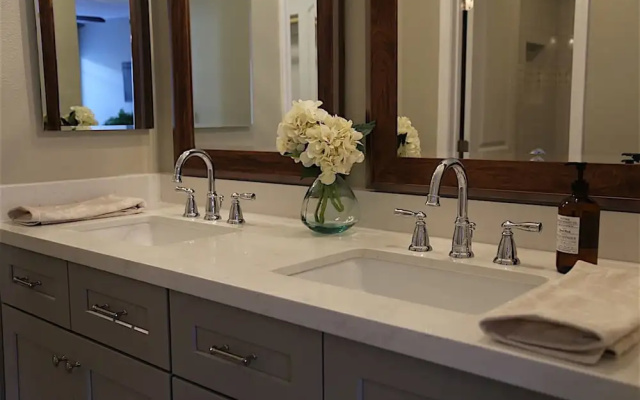 Biltmore Cloisters 2 BR by Casago