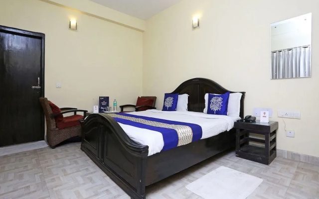 OYO 1949 Hotel Surya Garden