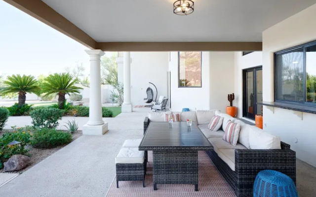 Luxury Mountain Estate-pool-spa-bbq+bar-fire pit