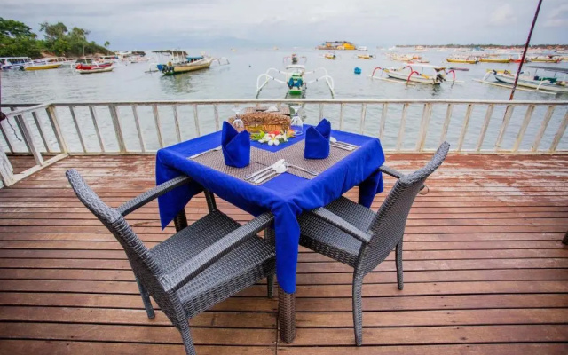 Lembongan Bay Shore Huts