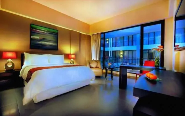 100 Sunset Hotel