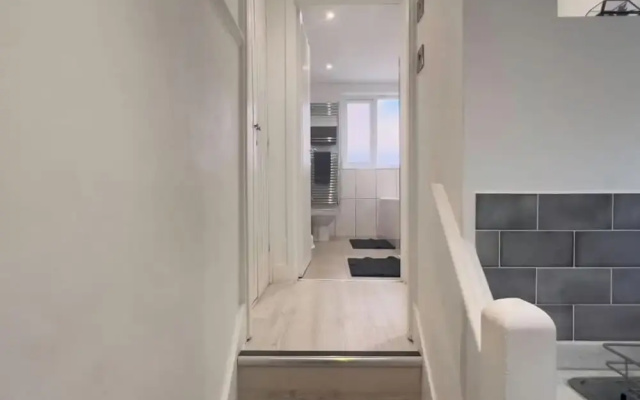 Apartmentsleeps8-wifi-famillyfriendly-citycentre