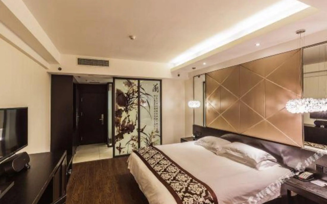 Green Sunshine Holiday Fashion Hotel