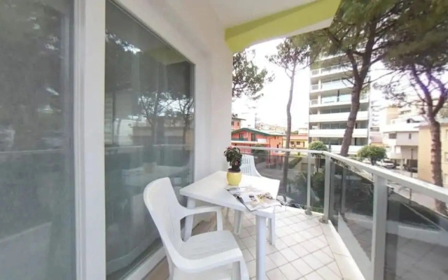 Comfortable Central Stay With Terrace