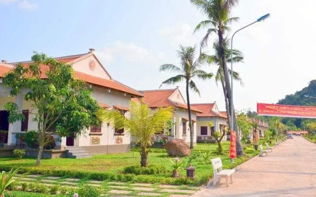 Thang Long Resort