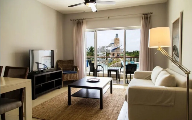 Pool view apartment ideal families 13