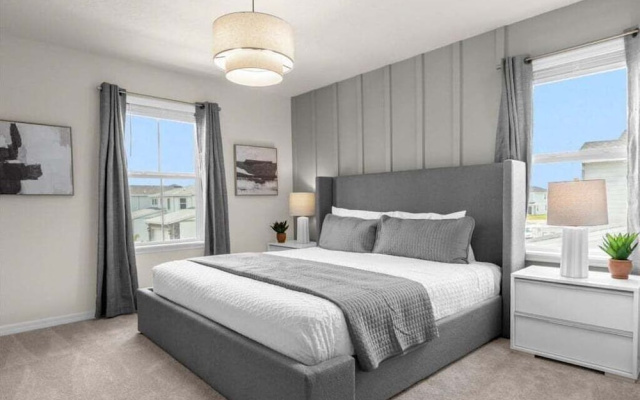 7 Bedroomss/ Windsor Cay Home