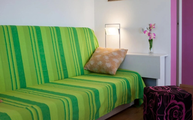 3 - Modern Apartment With Garden, 80m From Beach