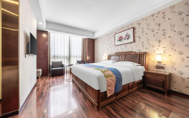 Chonpines Hotels·Caoqiao Metro Station