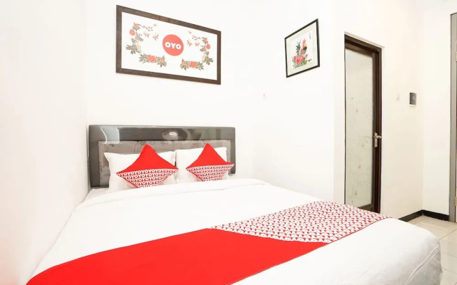 Oyo 473 Darmo Permai Guesthouse