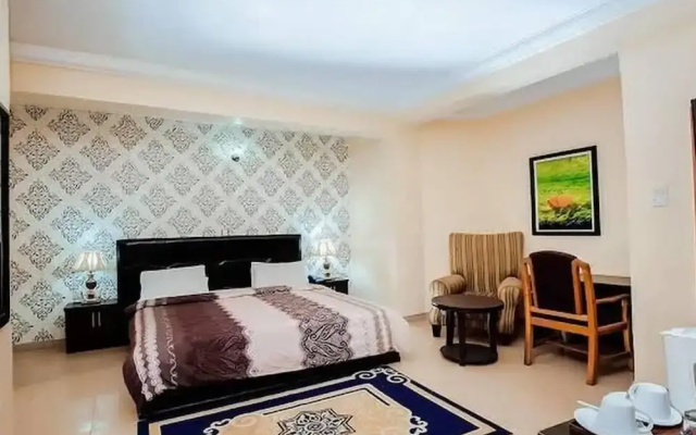 Universal Hotel Enugu