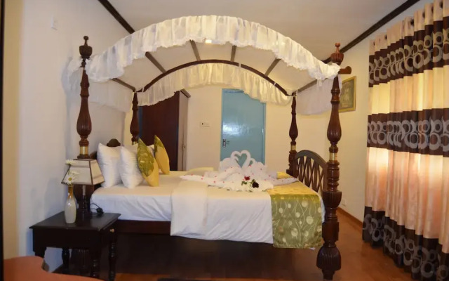 Golden Grove Villa