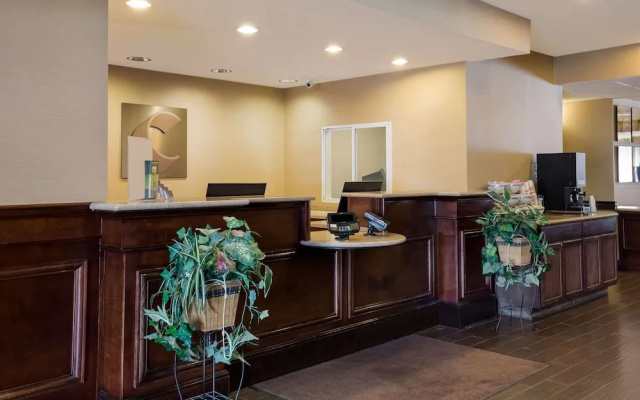 Comfort Suites
