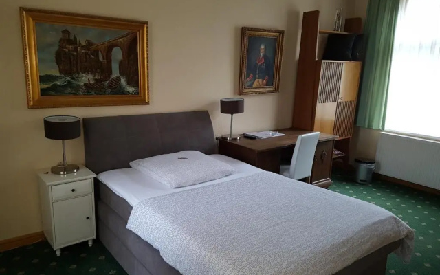 Schillers Hotel Cafv Garni