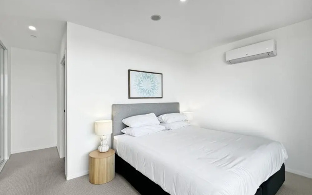 Deluxe 3-bed Unit With Views