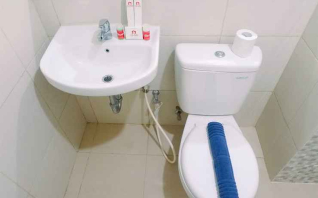 Studio Apartment next to Mall at Supermall Mansion By Travelio