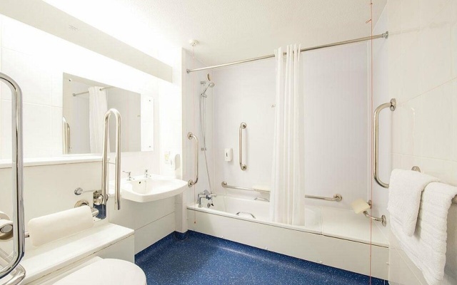 Travelodge Kinross M90