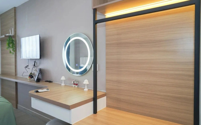 Chic Brown Touch Studio At Apartment Collins Boulevard