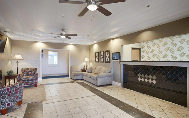 SureStay Plus Hotel by Best Western Topeka Northwest
