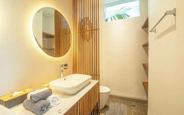 Elegant 5BR Modern Villa Steps From Caf Del Mar