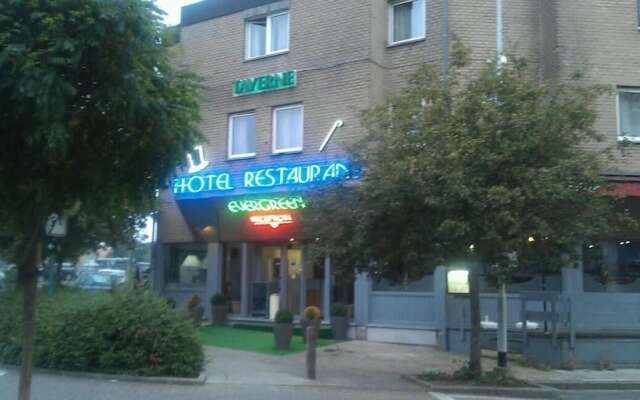 Hotel Evergreen Брюссель вид на фасад