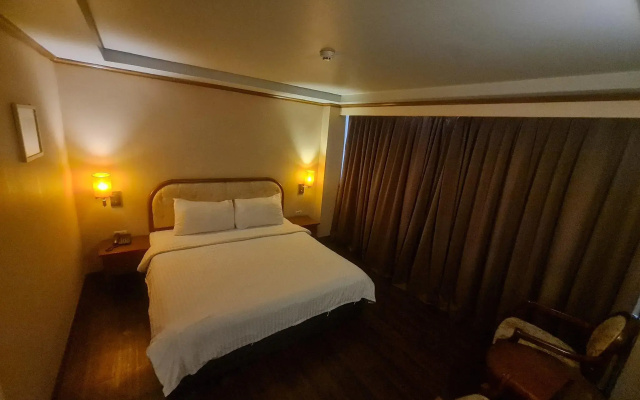 Western Grand Hotel Ratchaburi (SHA Extra Plus)