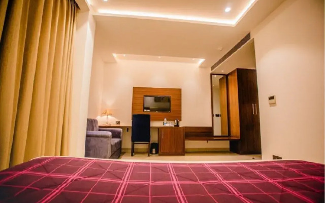 HOTEL TEN SQUARE - 5 Minutes from The Taj Mahal