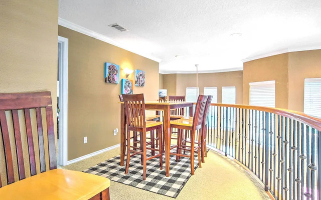 Beautiful Montgomery Home w/ Lakefront Deck!