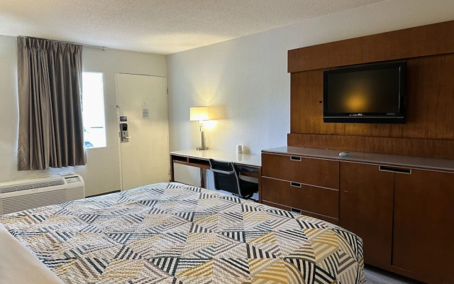 Travelodge by Wyndham Forrest City