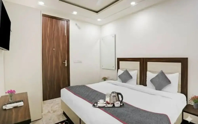 Hotel HomeAste 001 Near Yashobhoomi Convention Center