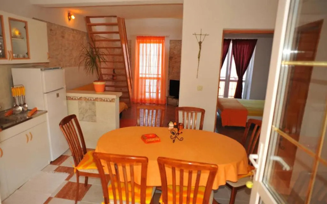 Apartment Suzi - 10 m from sea