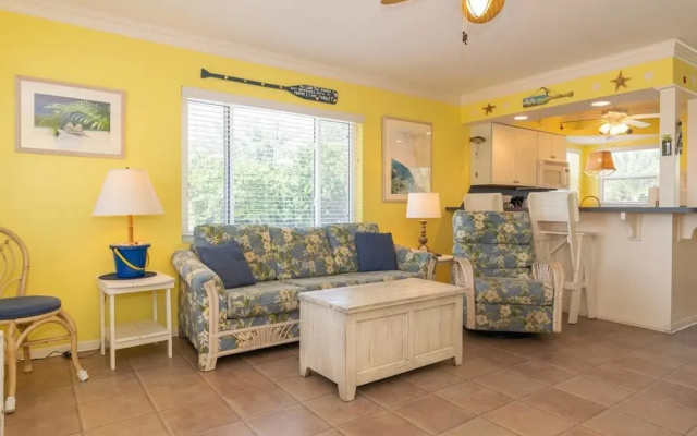 AM Beach Place Unit 4