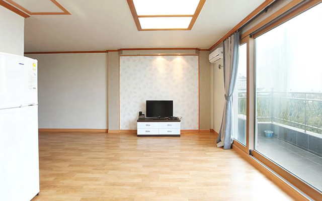 Gangneung Hillstone House Pension