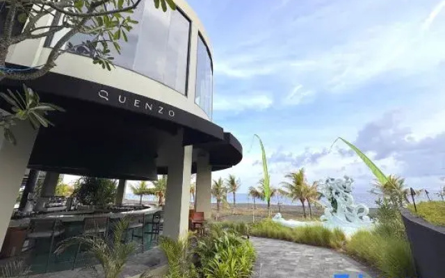 Quenzo Beach Resort