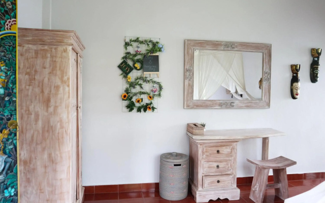 Danaya's Cottage and Studio