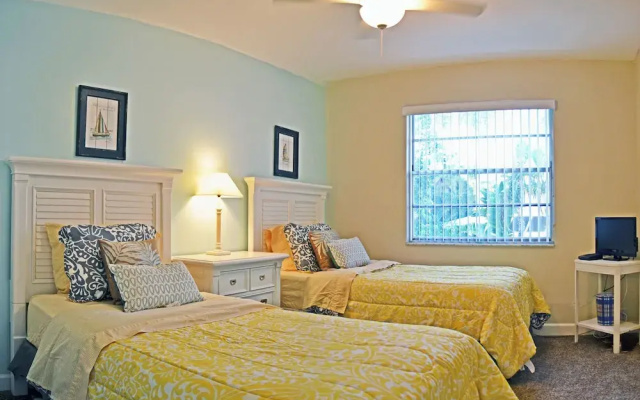 Holiday House 4